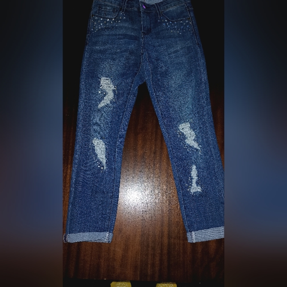 Bebe Ripped capris Jeans